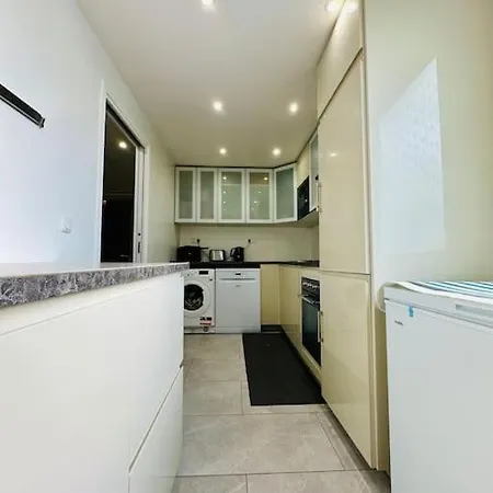 Stylish Modern Apartman Roissy-en-Brie